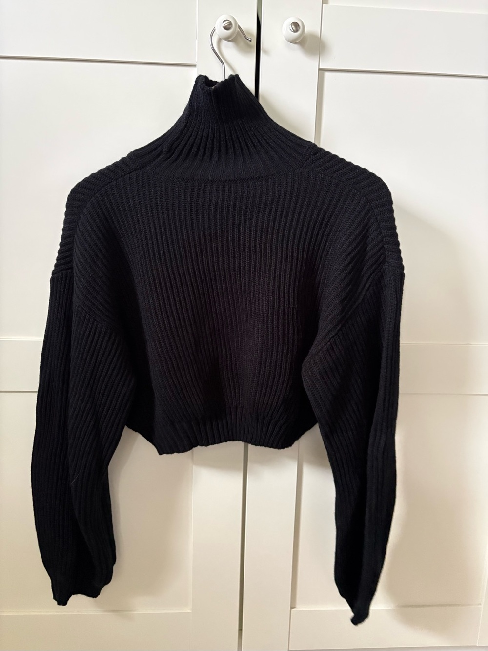 ROMWE Black Cropped Ribbed Turtleneck Sweater